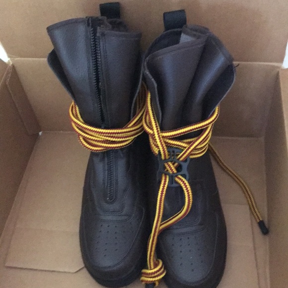 Nike Ake forcé 1-9.5 - Picture 4 of 15